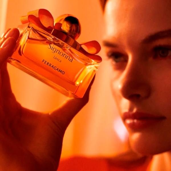 Парфюм для женщин Salvatore Ferragamo SIGNORINA UNICA Парфюмерная вода / Сладкий photo 4 Парфюм для женщин Salvatore Ferragamo SIGNORINA UNICA Парфюмерная вода / Сладкий photo 4