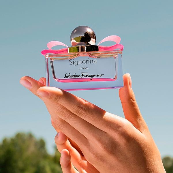 Parfum pentru femei Salvatore Ferragamo Signorina In Fiore Apă de toaletă / Fructat photo 4 Parfum pentru femei Salvatore Ferragamo Signorina In Fiore Apă de toaletă / Fructat photo 4