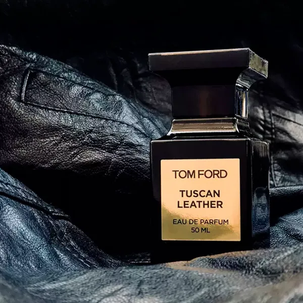 Parfum unisex Tom Ford TUSCAN LEATHER Apă de parfum / Piele photo 5 Parfum unisex Tom Ford TUSCAN LEATHER Apă de parfum / Piele photo 5