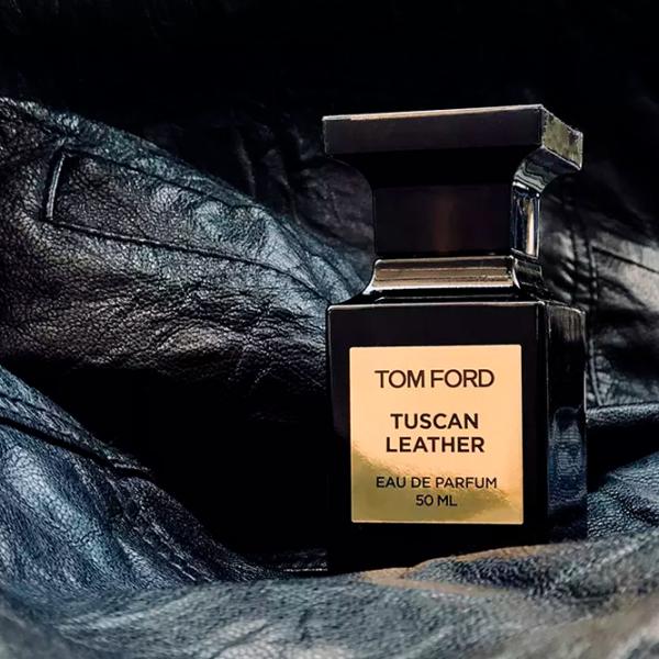Parfum unisex Tom Ford TUSCAN LEATHER Apă de parfum / Piele photo 5 Parfum unisex Tom Ford TUSCAN LEATHER Apă de parfum / Piele photo 5