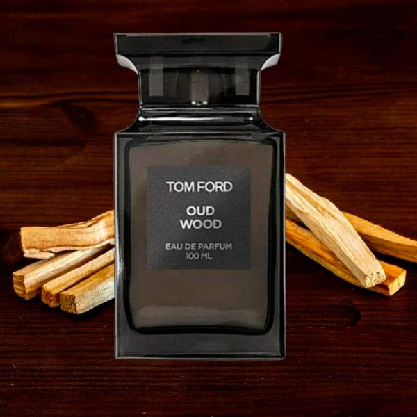 Parfum unisex Tom Ford Oud Wood  Apă de parfum / Oriental photo 2 Parfum unisex Tom Ford Oud Wood  Apă de parfum / Oriental photo 2