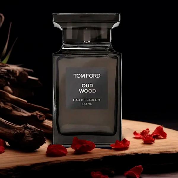 Parfum unisex Tom Ford Oud Wood  Apă de parfum / Oriental photo 4 Parfum unisex Tom Ford Oud Wood  Apă de parfum / Oriental photo 4