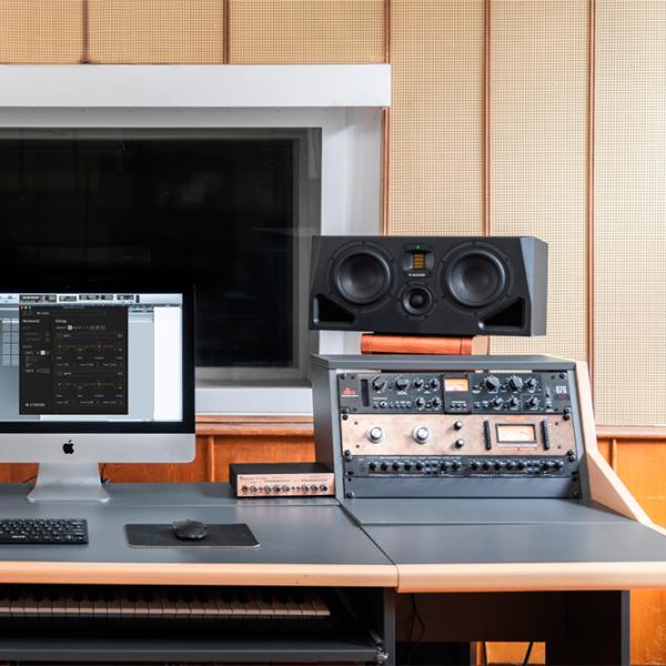 Студийный монитор Adam Audio A77H 106 дБ / 250 В photo 5