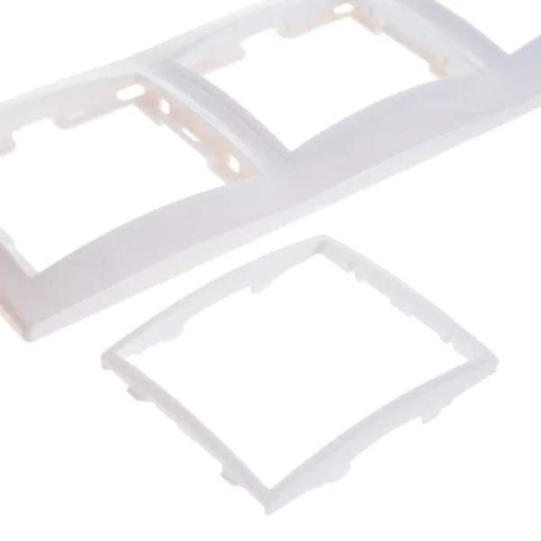 Ramă pentru priză și întrerupătoar IEK EMK30-K01-DM White / 3 photo 4
