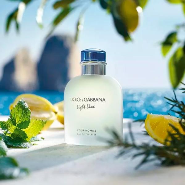 Parfum pentru bărbați Dolce & Gabbana Light Blue Pour Homme Apă de toaletă / Citrus photo 3 Parfum pentru bărbați Dolce & Gabbana Light Blue Pour Homme Apă de toaletă / Citrus photo 3
