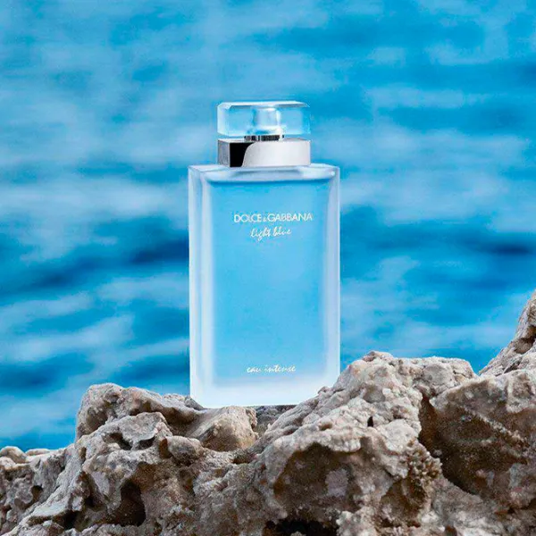 Parfum pentru femei Dolce & Gabbana Light Blue Eau Intense Apă de parfum / Fructat photo 3 Parfum pentru femei Dolce & Gabbana Light Blue Eau Intense Apă de parfum / Fructat photo 3
