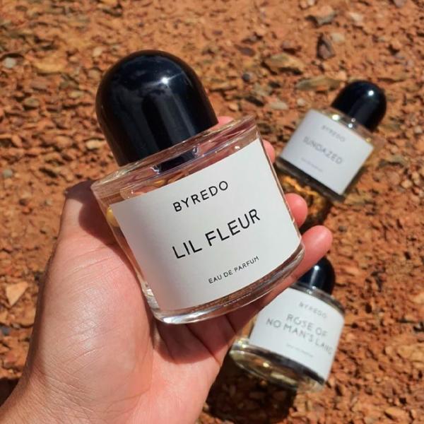 Parfum unisex BYREDO Lil Fleur Apă de parfum / Floral photo 2 Parfum unisex BYREDO Lil Fleur Apă de parfum / Floral photo 2