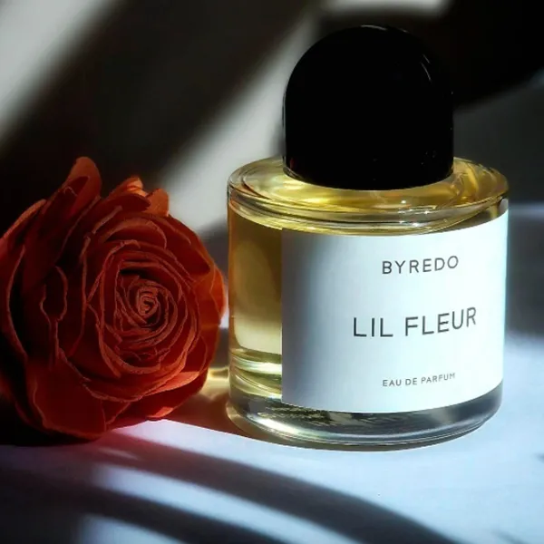 Parfum unisex BYREDO Lil Fleur Apă de parfum / Floral photo 5 Parfum unisex BYREDO Lil Fleur Apă de parfum / Floral photo 5