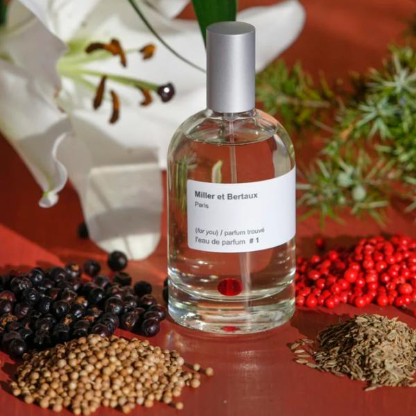 Parfum unisex Miller et Bertaux #1 Apă de parfum / Lemnos photo 3 Parfum unisex Miller et Bertaux #1 Apă de parfum / Lemnos photo 3