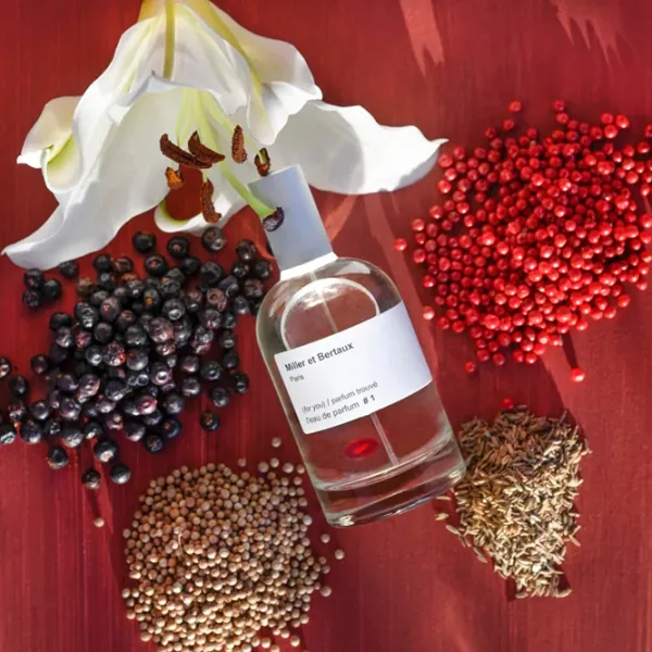 Parfum unisex Miller et Bertaux #1 Apă de parfum / Lemnos photo 4 Parfum unisex Miller et Bertaux #1 Apă de parfum / Lemnos photo 4