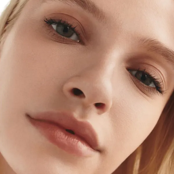 Fond de ten MAC Studio fix  30 ml / Light Beige photo 3 Fond de ten MAC Studio fix  30 ml / Light Beige photo 3