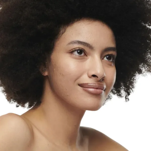Тональный крем MAC Studio radiance 30 мл / Бежевый photo 4 Тональный крем MAC Studio radiance 30 мл / Бежевый photo 4