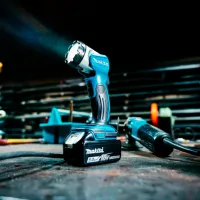 Фонарик Makita DEADML802 Синий photo 3