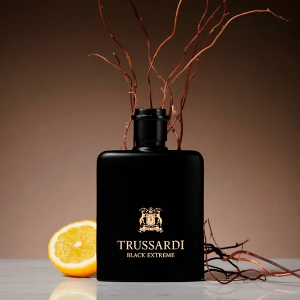 Parfum pentru bărbați Trussardi BLACK EXTREME Apă de toaletă / Rafinate photo 2 Parfum pentru bărbați Trussardi BLACK EXTREME Apă de toaletă / Rafinate photo 2