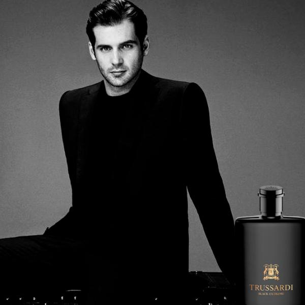 Parfum pentru bărbați Trussardi BLACK EXTREME Apă de toaletă / Rafinate photo 5 Parfum pentru bărbați Trussardi BLACK EXTREME Apă de toaletă / Rafinate photo 5