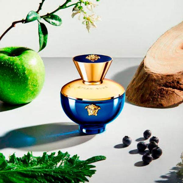 Parfum pentru femei Versace Dylan Blue Pour Femme Apă de parfum / Fructat photo 3 Parfum pentru femei Versace Dylan Blue Pour Femme Apă de parfum / Fructat photo 3