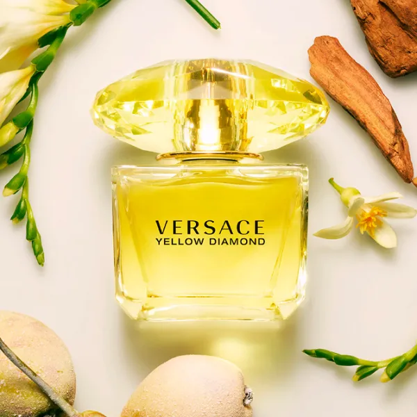 Parfum pentru femei Versace Yellow diamond Apă de toaletă / Floral photo 3 Parfum pentru femei Versace Yellow diamond Apă de toaletă / Floral photo 3