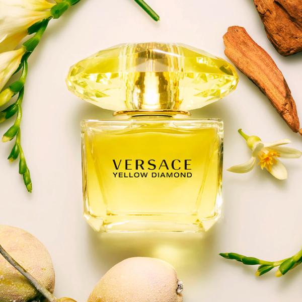 Parfum pentru femei Versace Yellow diamond Apă de toaletă / Floral photo 3 Parfum pentru femei Versace Yellow diamond Apă de toaletă / Floral photo 3