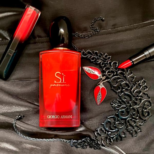 Парфюм для женщин Giorgio Armani Si Passione Intense Парфюмерная вода / Восточный photo 5 Парфюм для женщин Giorgio Armani Si Passione Intense Парфюмерная вода / Восточный photo 5