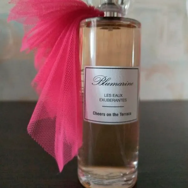 Parfum pentru femei BLUMARINE CHEERS ON THE TERRACE Apă de toaletă / Floral photo 4 Parfum pentru femei BLUMARINE CHEERS ON THE TERRACE Apă de toaletă / Floral photo 4