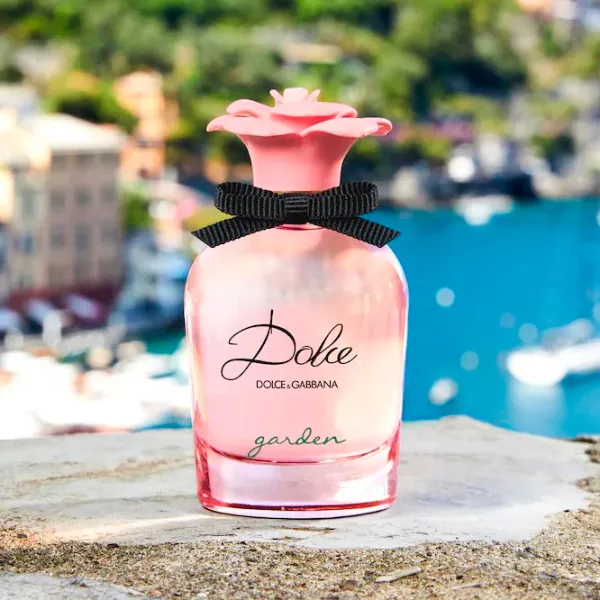 Parfum pentru femei Dolce & Gabbana Dolce Garden Apă de parfum / Fructat photo 4 Parfum pentru femei Dolce & Gabbana Dolce Garden Apă de parfum / Fructat photo 4