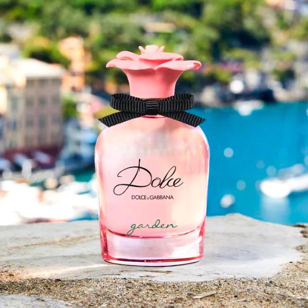 Parfum pentru femei Dolce & Gabbana Dolce Garden Apă de parfum / Fructat photo 4 Parfum pentru femei Dolce & Gabbana Dolce Garden Apă de parfum / Fructat photo 4