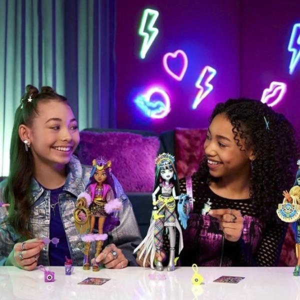 Кукла Mattel Monster High Lagoona Blue HXH82  модель / 3+ photo 6 Кукла Mattel Monster High Lagoona Blue HXH82  модель / 3+ photo 6