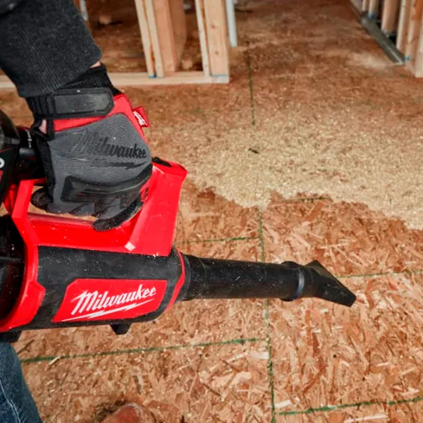 Suflantă de frunze Milwaukee M12BBL-0  / Red photo 4
