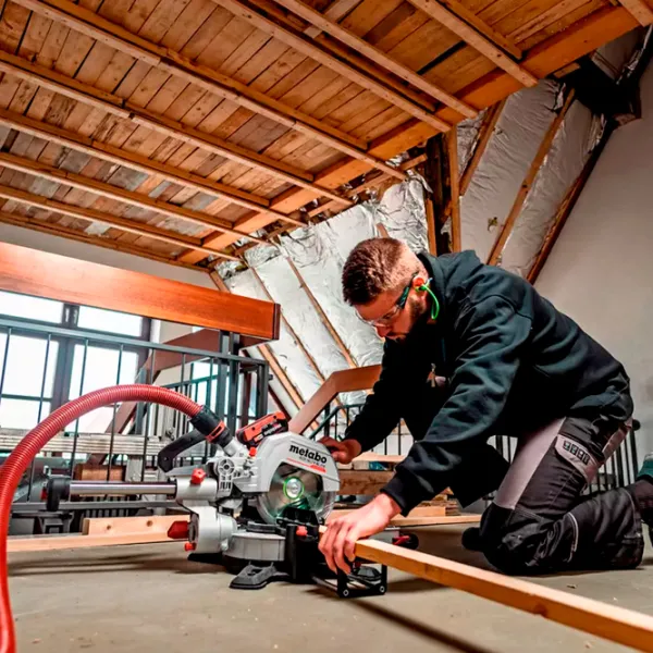Fierăstrău pentru tăieri înclinate Metabo KGS 18 LTX BL 216  / Green photo 7