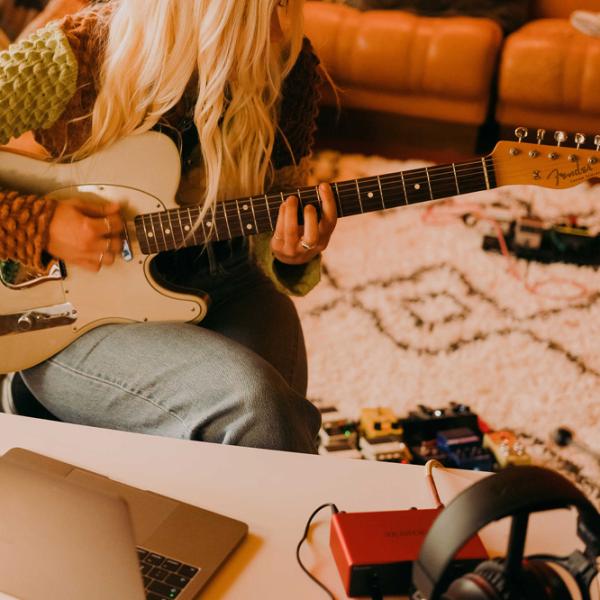 Аудио интерфейс Focusrite Scarlett Solo 4th Gen 192 кГц / 20 Гц - 20 кГц / Красный photo 6 Аудио интерфейс Focusrite Scarlett Solo 4th Gen 192 кГц / 20 Гц - 20 кГц / Красный photo 6