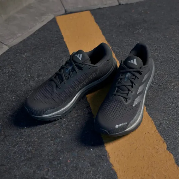 Кроссовки для мужчин Adidas Supernova GORE-TEX 40.5 / Черный photo 6 Кроссовки для мужчин Adidas Supernova GORE-TEX 40.5 / Черный photo 6