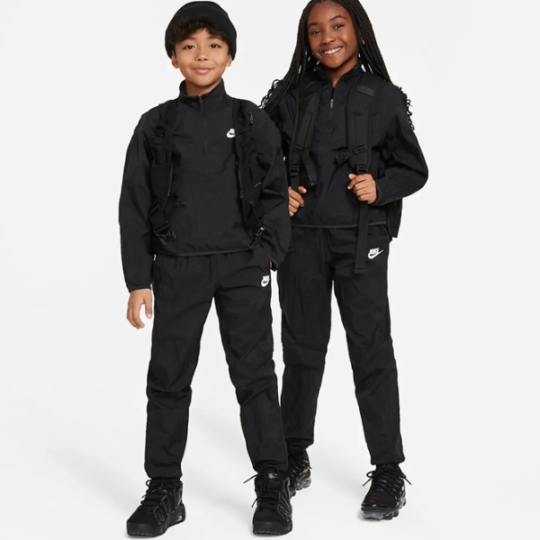 Спортивный костюм для мальчиков Nike NKFD3058010  XL / Черный photo 2 Спортивный костюм для мальчиков Nike NKFD3058010  XL / Черный photo 2