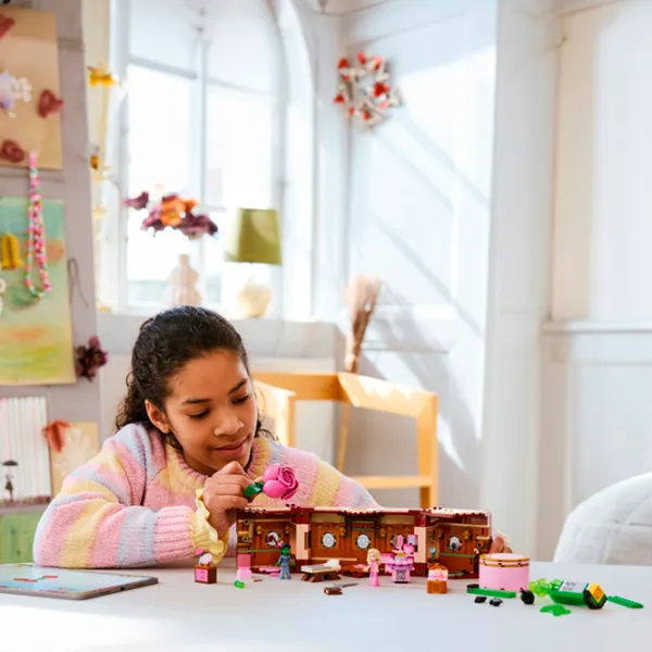 Конструктор LEGO Glinda & Elphaba's Dormitory Классический/ Зеленый photo 6