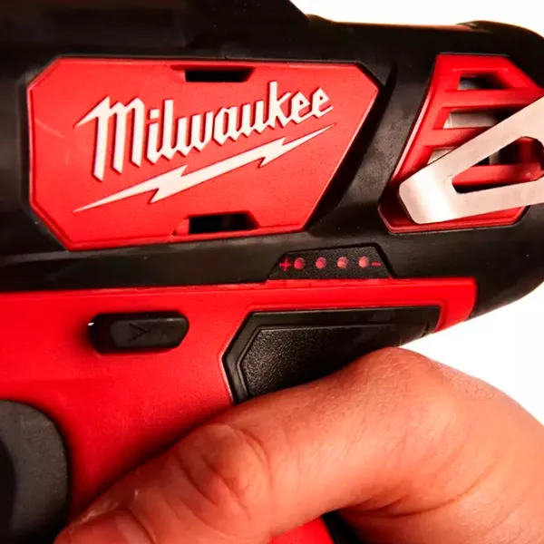 Mașină de găurit și înșurubat Milwaukee M12BPD-0 1500 rot/min photo 3 Mașină de găurit și înșurubat Milwaukee M12BPD-0 1500 rot/min photo 3