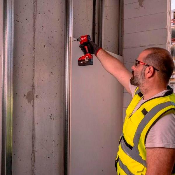 Шуруповерт Milwaukee M18BLIDRC-402C 3600 об/мин photo 6 Шуруповерт Milwaukee M18BLIDRC-402C 3600 об/мин photo 6