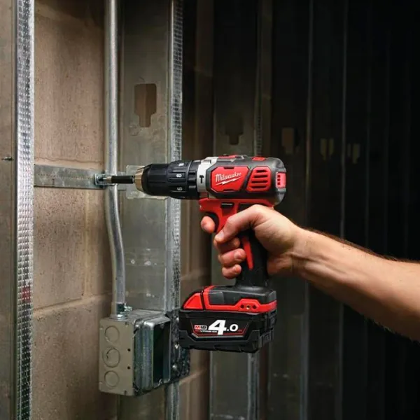 Дрель-шуруповерт Milwaukee M18BPD-202C 1800 об/мин photo 7 Дрель-шуруповерт Milwaukee M18BPD-202C 1800 об/мин photo 7