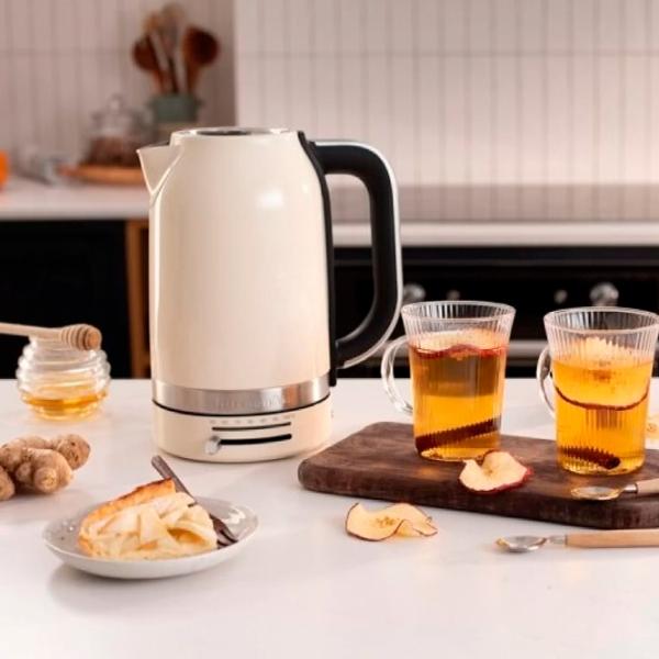Электрочайник KitchenAid 5KEK1701EAC 1.7л / Закрытая спираль / Кремовый photo 5