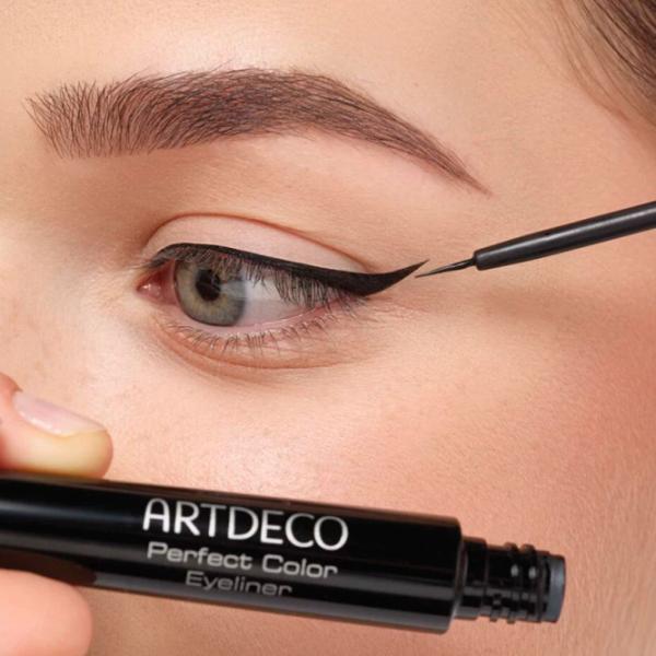 Lainer pentru ochi Artdeco PERFECT COLOR EYE LINER 4.5 ml / Black photo 4 Lainer pentru ochi Artdeco PERFECT COLOR EYE LINER 4.5 ml / Black photo 4