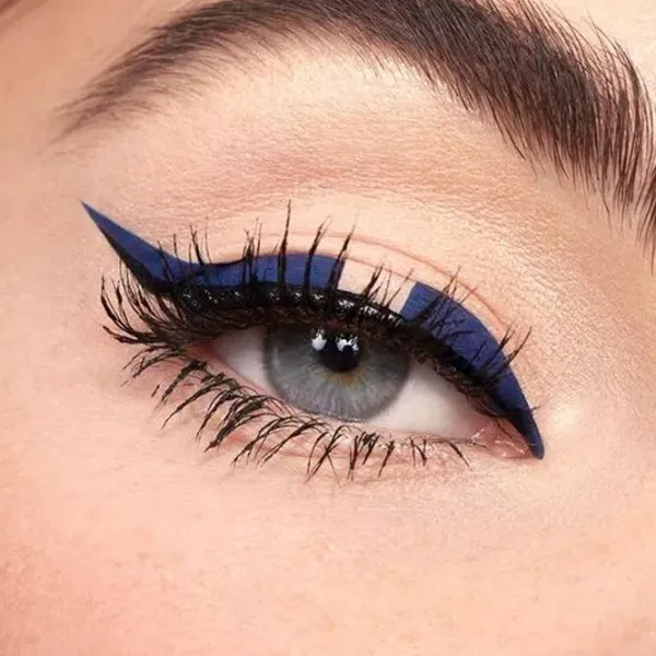 Lainer pentru ochi Lancome LINER IDOLE 1 ml / Blue photo 3 Lainer pentru ochi Lancome LINER IDOLE 1 ml / Blue photo 3