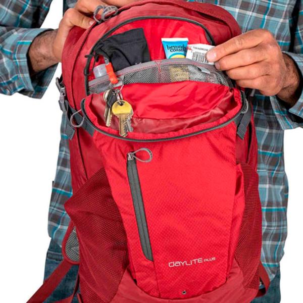 Rucsac Osprey Daylite Plus 15.4" / Gray Cosmic red / 20 l photo 5 Rucsac Osprey Daylite Plus 15.4" / Gray Cosmic red / 20 l photo 5
