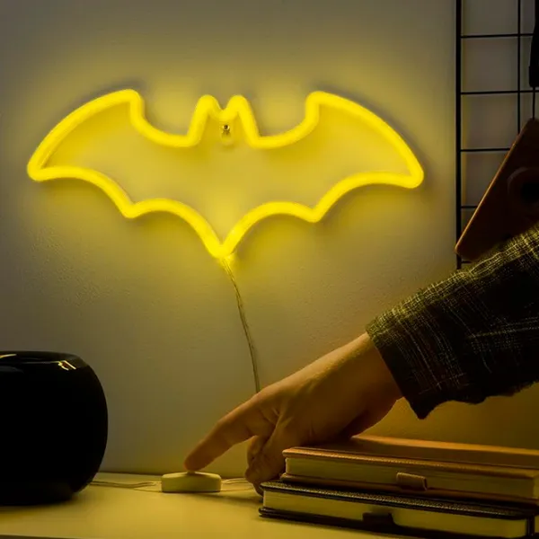 Ночник Paladone DC Batman Wall Mountable Белый photo 3 Ночник Paladone DC Batman Wall Mountable Белый photo 3