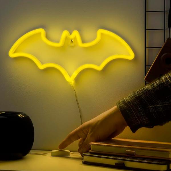 Ночник Paladone DC Batman Wall Mountable Белый photo 3 Ночник Paladone DC Batman Wall Mountable Белый photo 3