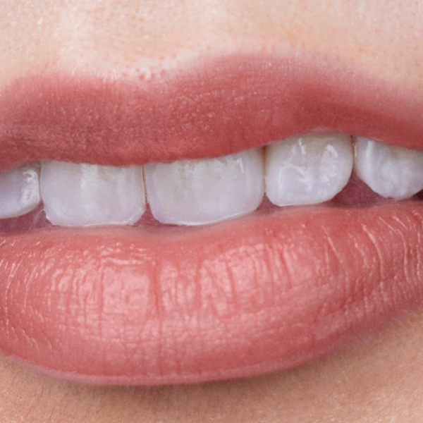 Губная помада Clinique Pop Longwear  Stick / Pink Beige photo 4 Губная помада Clinique Pop Longwear  Stick / Pink Beige photo 4