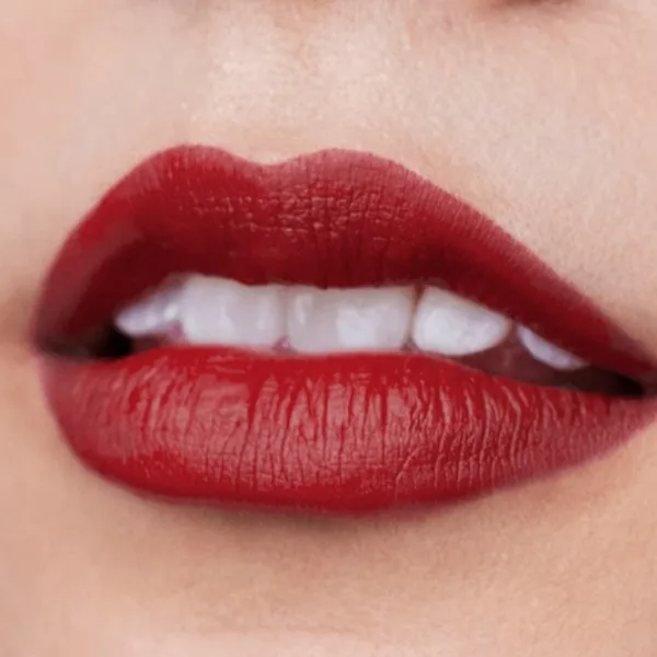 Губная помада Clinique Pop Longwear  Stick / Темная вишня photo 3 Губная помада Clinique Pop Longwear  Stick / Темная вишня photo 3