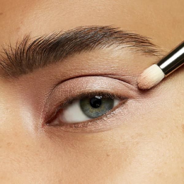 Тени для век MAC Eye Shadow 1.5 г / M250A00000  photo 3 Тени для век MAC Eye Shadow 1.5 г / M250A00000  photo 3