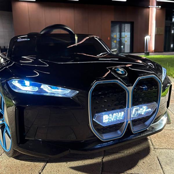 Mașină electrică BMW i4 Lean Cars JE1009/2 8 km/h / 30 kg / 3+ / Black photo 6 Mașină electrică BMW i4 Lean Cars JE1009/2 8 km/h / 30 kg / 3+ / Black photo 6