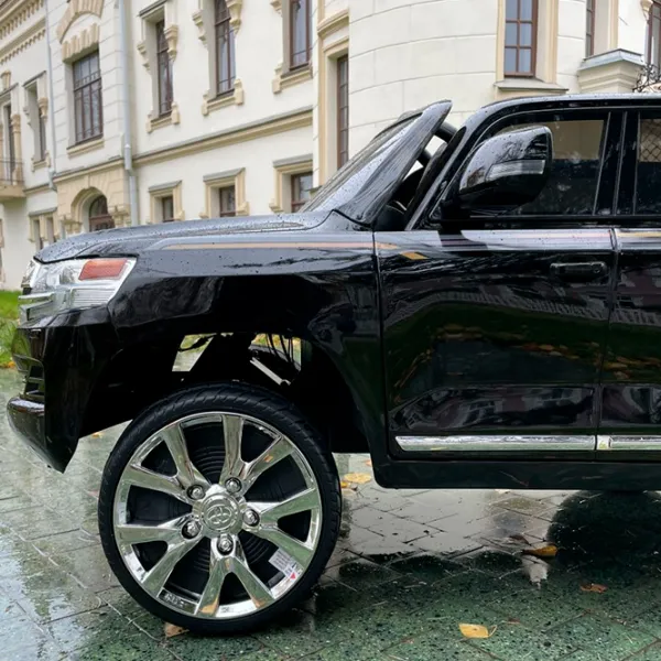 Mașină electrică Toyota Land Cruiser Richi Tichi JJ2022/2 7 km/h / 30 kg / 3+ / Black photo 5 Mașină electrică Toyota Land Cruiser Richi Tichi JJ2022/2 7 km/h / 30 kg / 3+ / Black photo 5