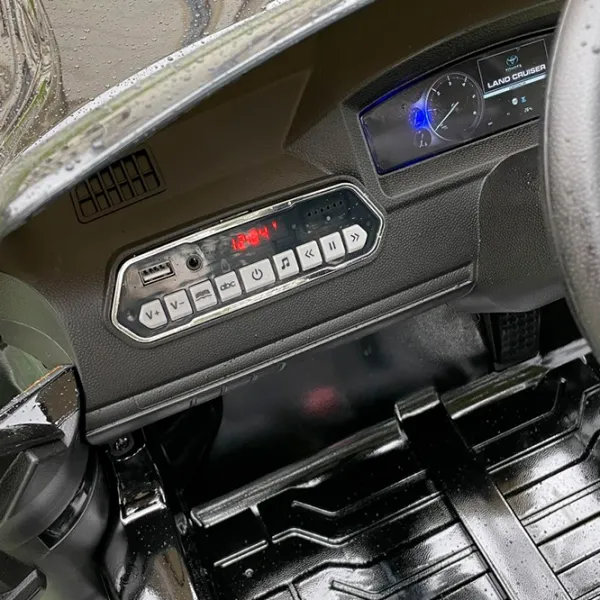 Mașină electrică Toyota Land Cruiser Richi Tichi JJ2022/2 7 km/h / 30 kg / 3+ / Black photo 12 Mașină electrică Toyota Land Cruiser Richi Tichi JJ2022/2 7 km/h / 30 kg / 3+ / Black photo 12
