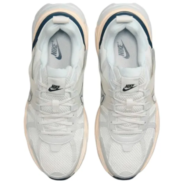 Кроссовки для женщин Nike V2K Run Демисезон / Белый photo 4