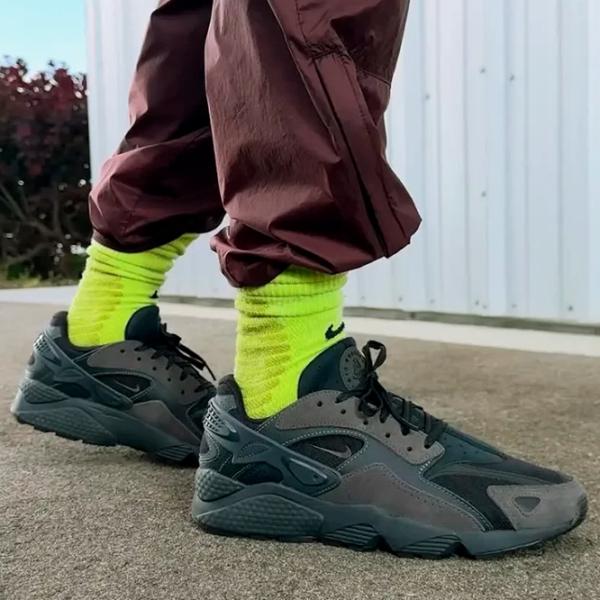 Кроссовки для мужчин Nike Air Huarache Runner 41 / Серый photo 7